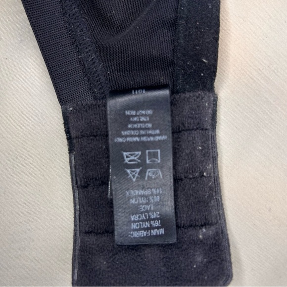 Le Mystère Safari Smoother Black Underwire Bra 38B | Lace Detail - Picture 8 of 8